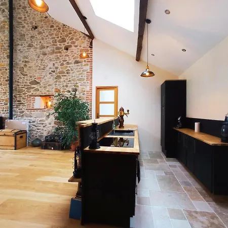 La Grange De Marie A St Angel - Magnifique Grange Renovee En Loft Pour 1 A 6 Pers Saint-Angel (Allier)